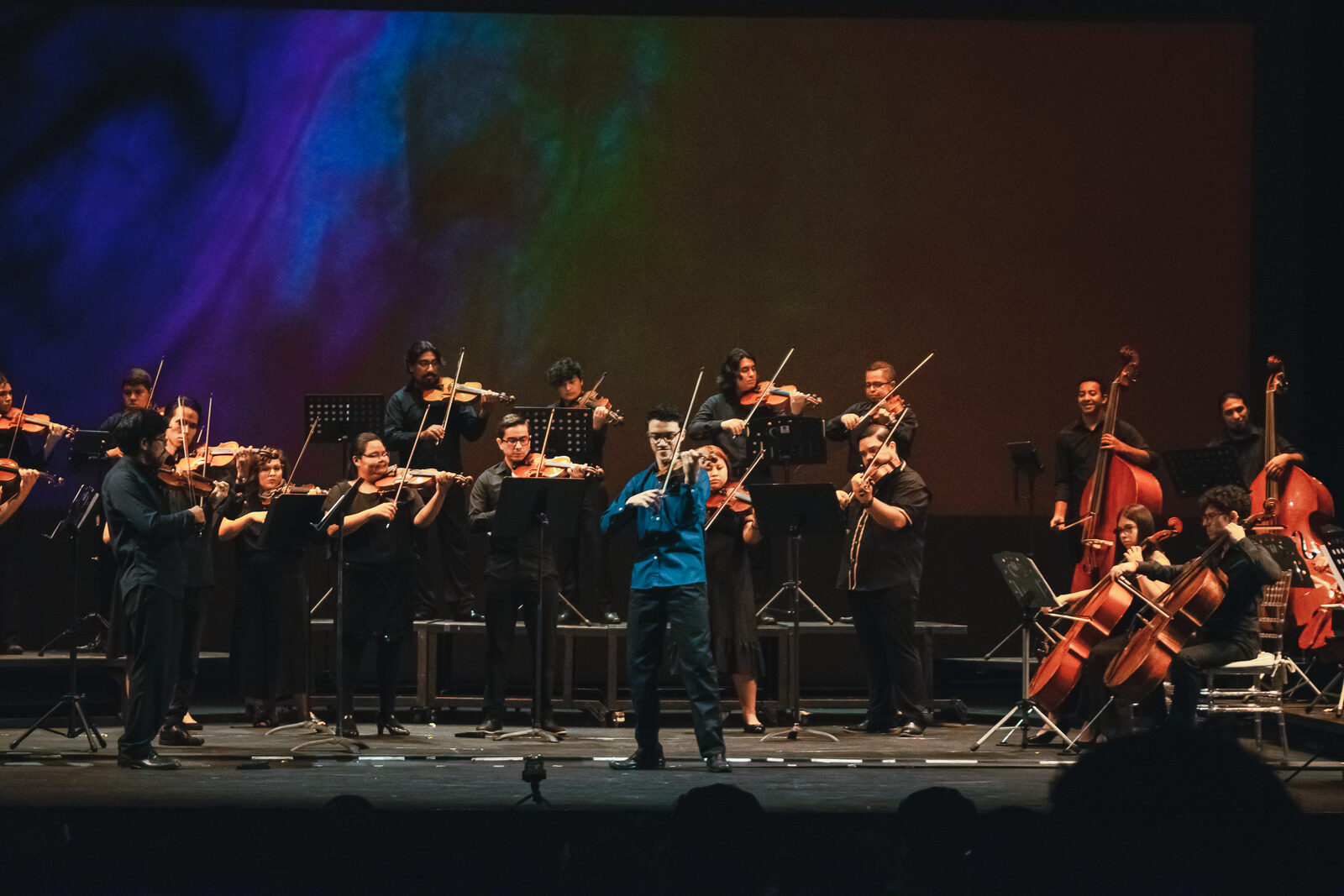 Orquesta de cámara de cuerdas de la Sociedad de Música de Cámara de El Salvador en el escenario